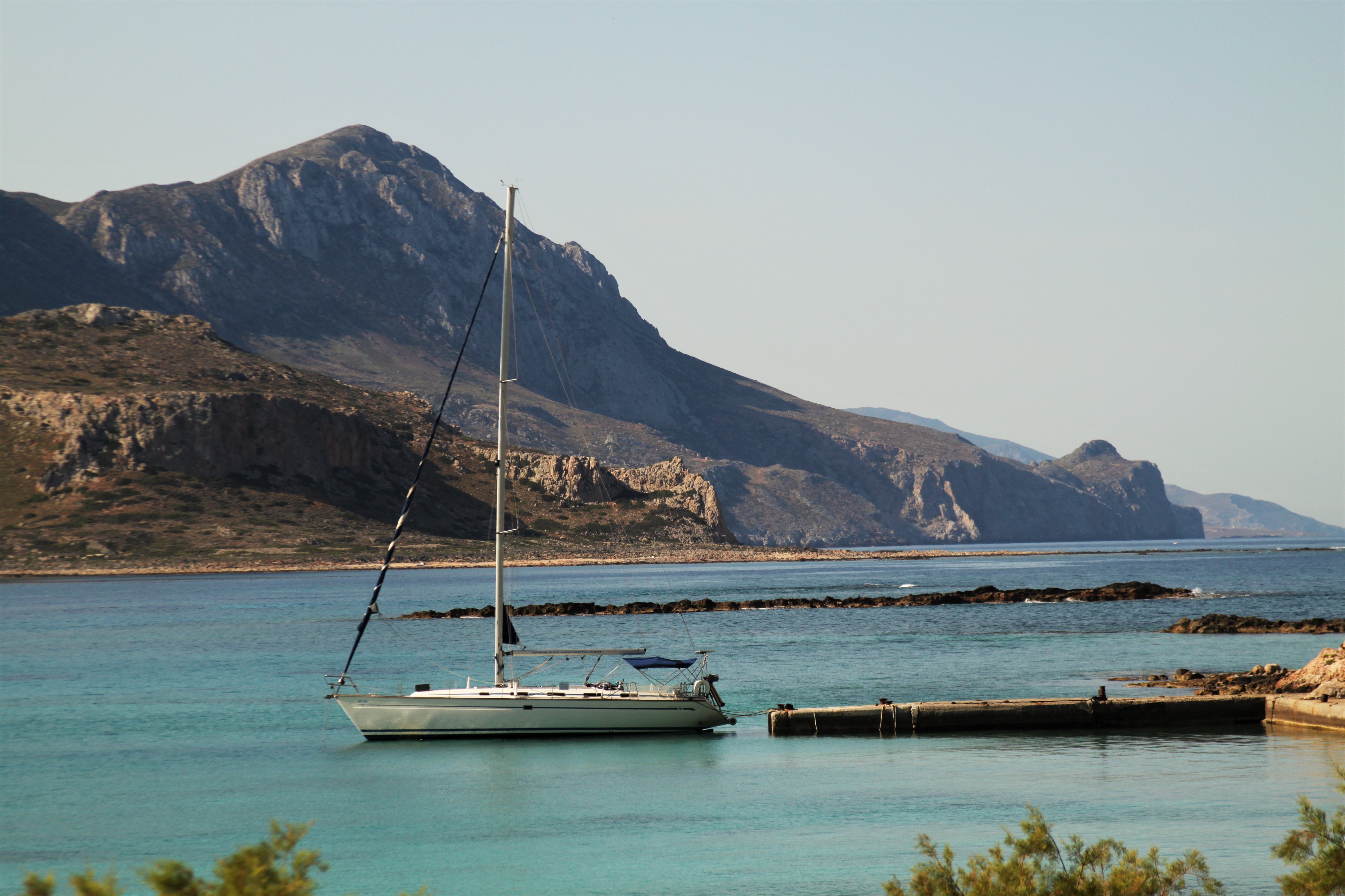Why go to Crete with a sailing yacht